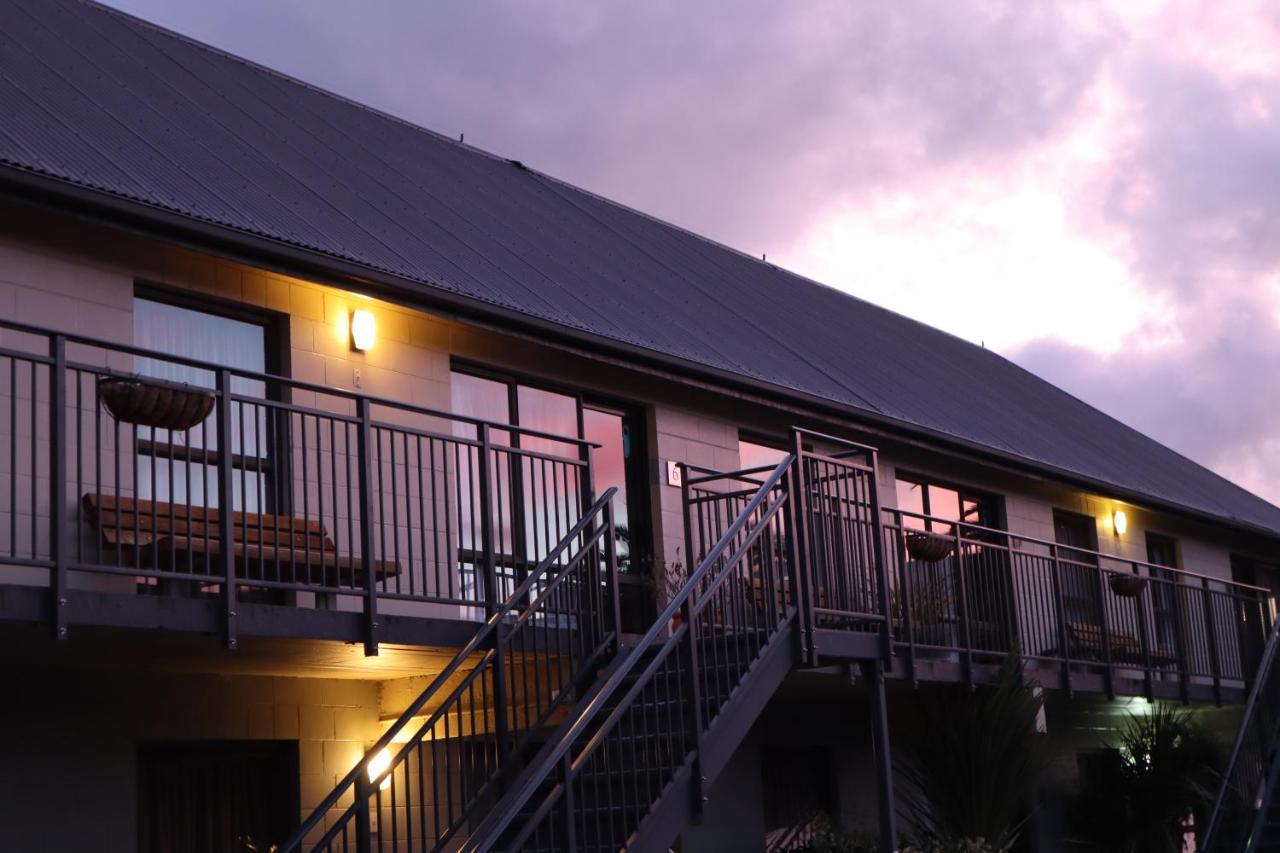 Akaroa Waterfront Motels Экстерьер фото