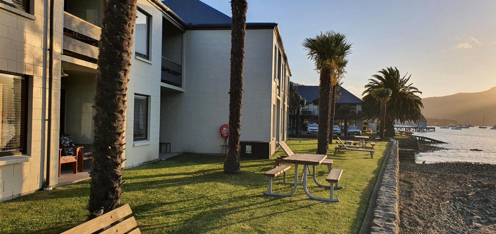 Akaroa Waterfront Motels Экстерьер фото