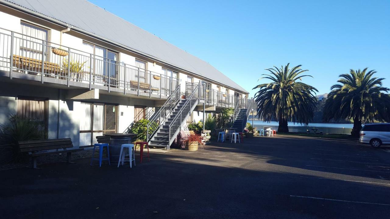 Akaroa Waterfront Motels Экстерьер фото